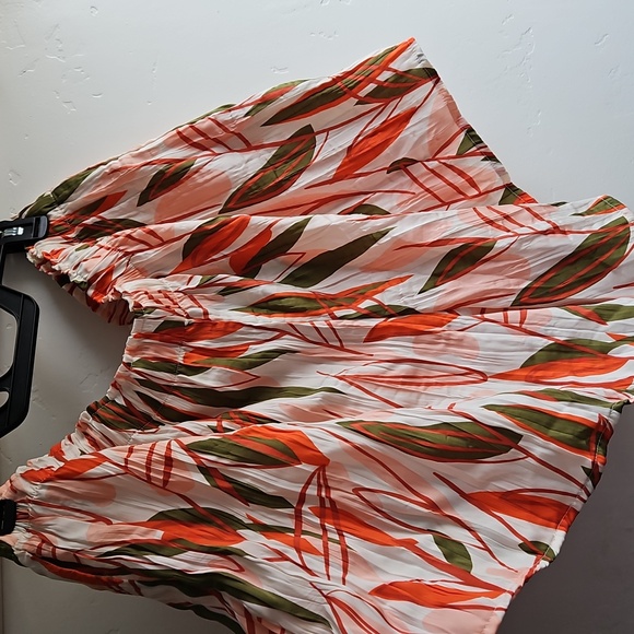 Shorts - Picture 3 of 4